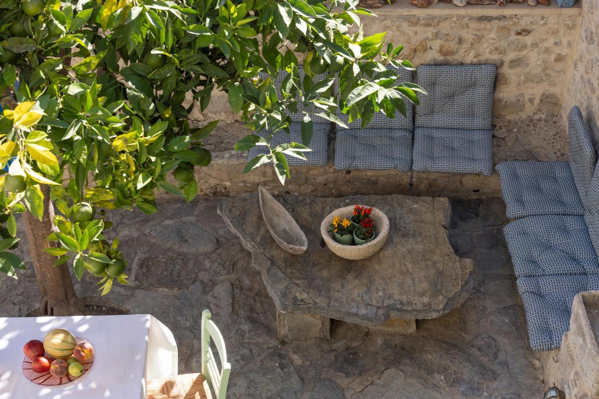 Helidona * Heraklion (Crete)