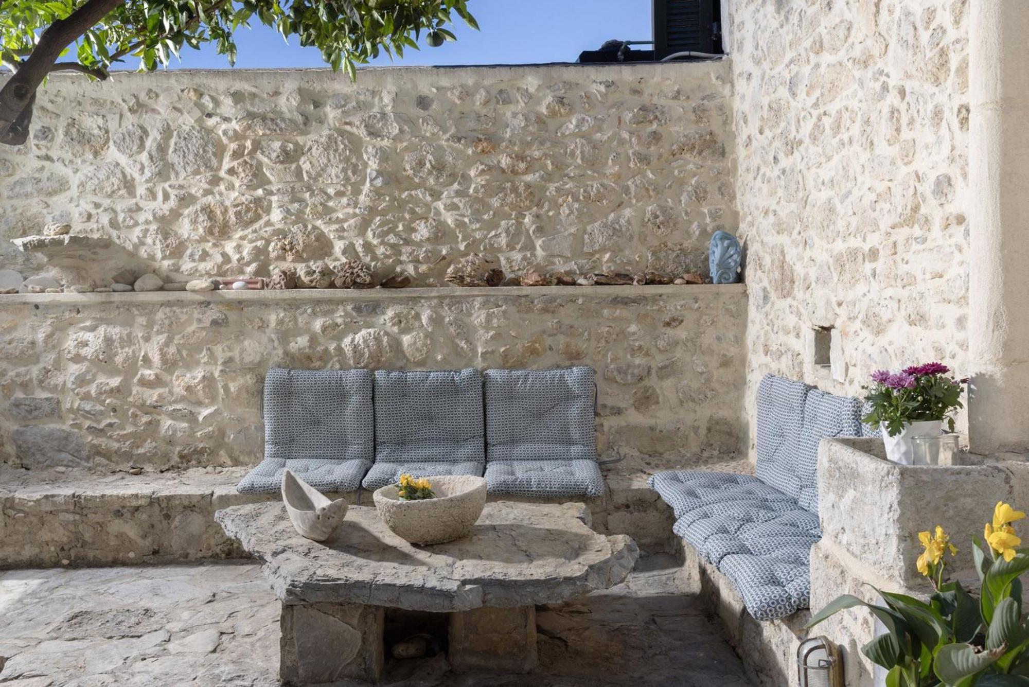 Helidona Villa *