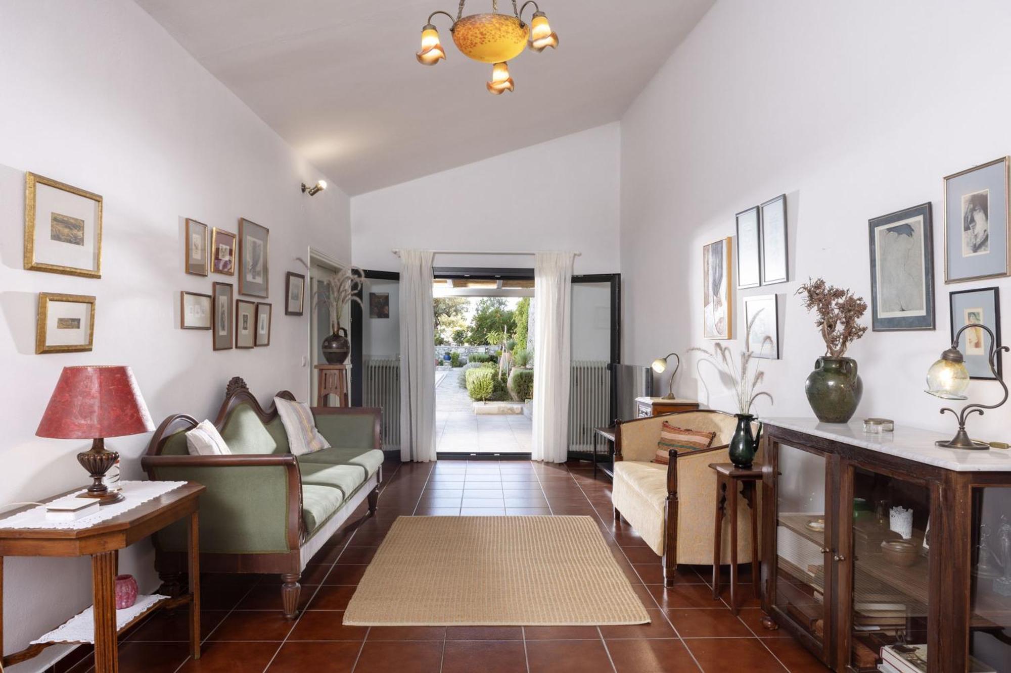 Helidona Villa *